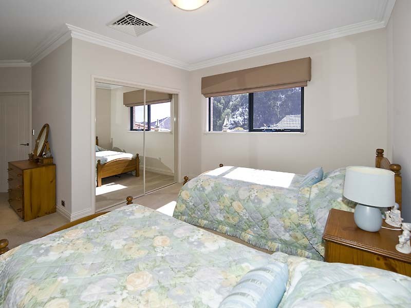 6 Corsham Gardens, Canning Vale WA 6155