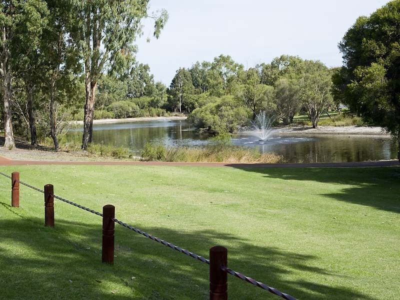 6 Corsham Gardens, Canning Vale WA 6155