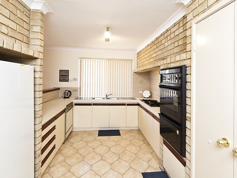 8 York Street, Beaconsfield WA 6162