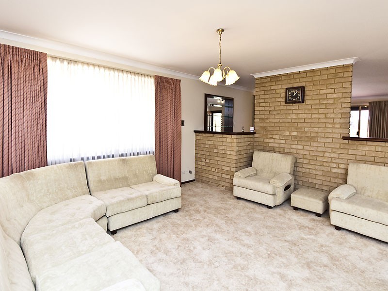 8 York Street, Beaconsfield WA 6162