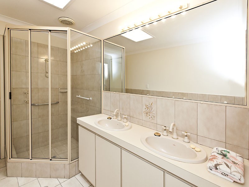 8 York Street, Beaconsfield WA 6162