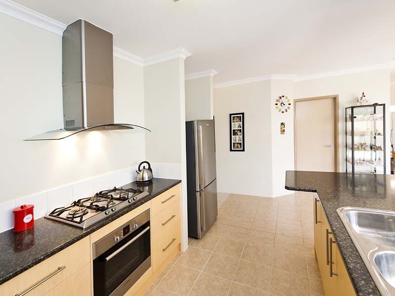 35 Amalfi Way, Canning Vale WA 6155