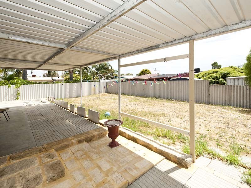 46 Hibiscus Road, Maddington WA 6109