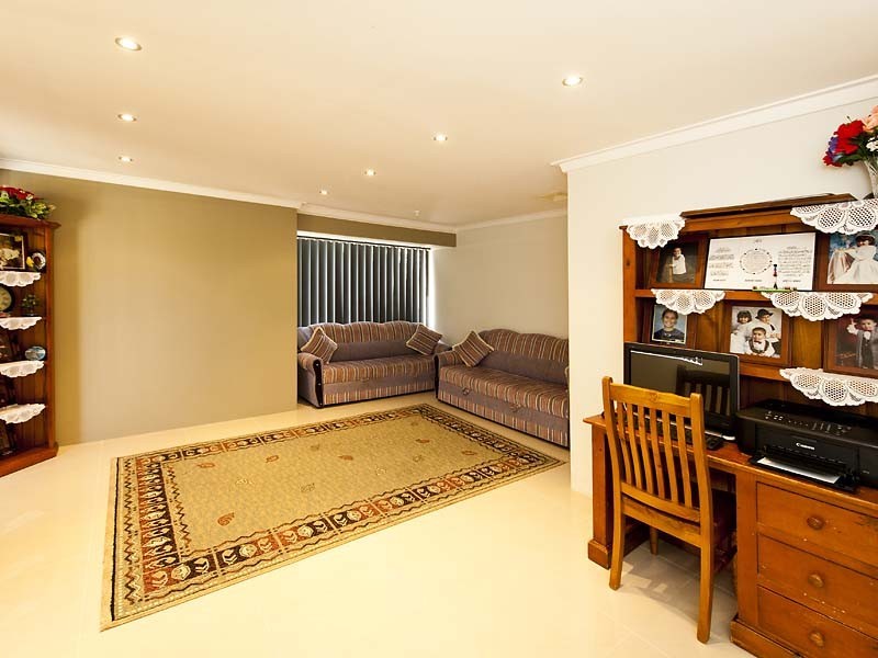 46 Hibiscus Road, Maddington WA 6109