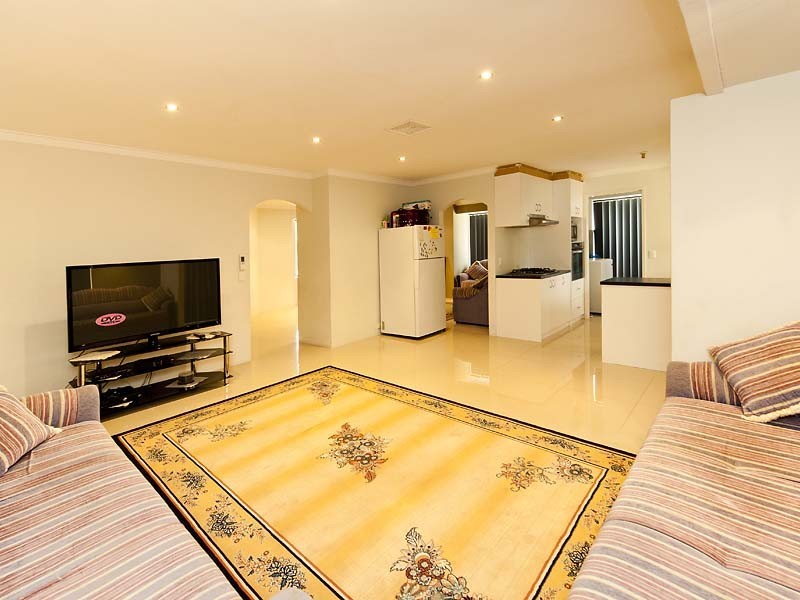46 Hibiscus Road, Maddington WA 6109