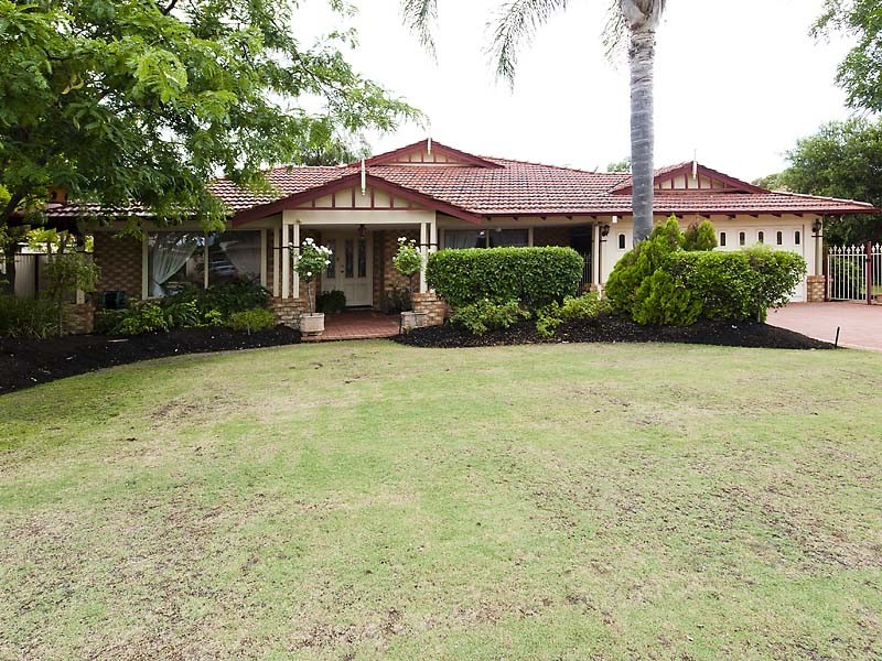 10 Sandringham Promenade, Canning Vale WA 6155