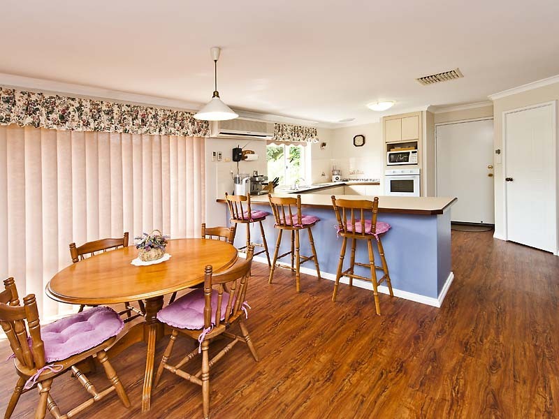 10 Sandringham Promenade, Canning Vale WA 6155