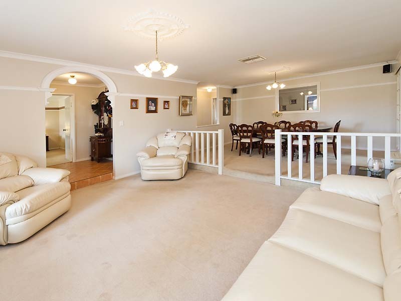 10 Sandringham Promenade, Canning Vale WA 6155