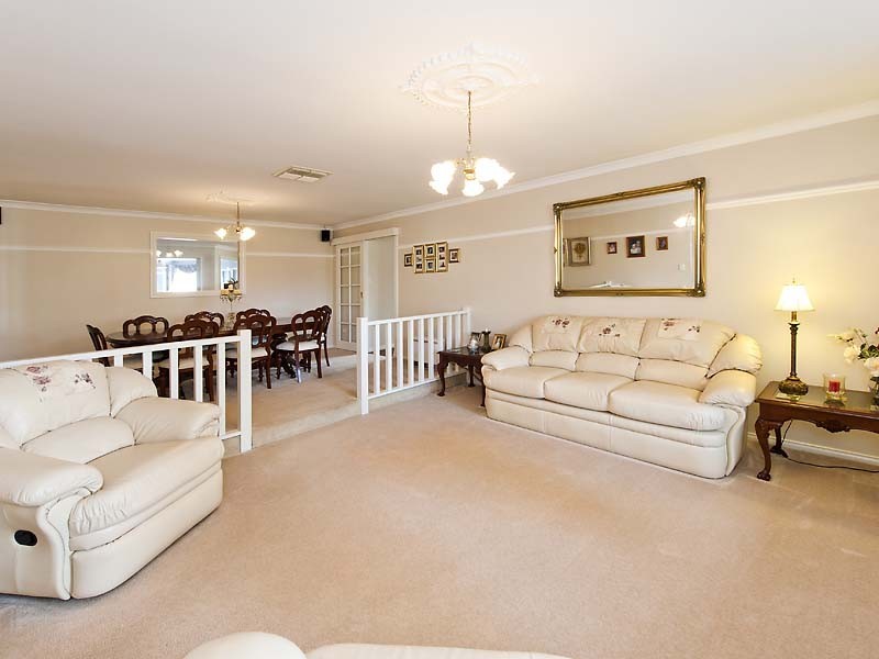 10 Sandringham Promenade, Canning Vale WA 6155