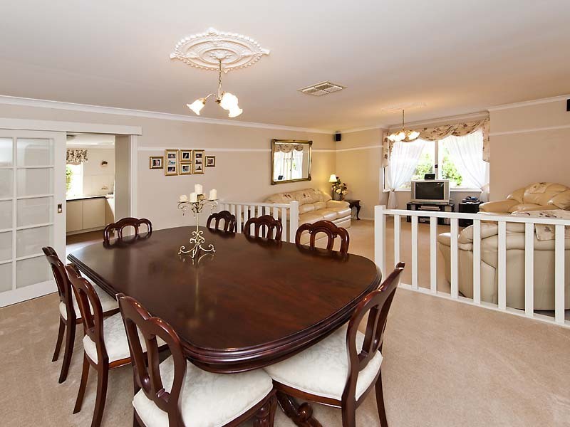 10 Sandringham Promenade, Canning Vale WA 6155