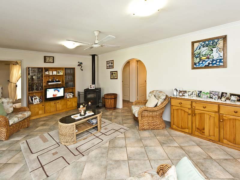 51 Grenadier Drive, Thornlie WA 6108