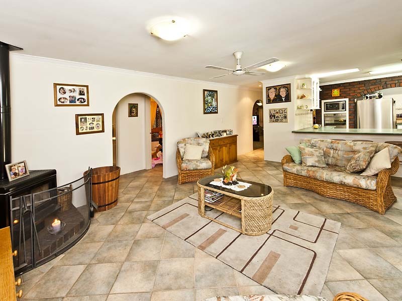 51 Grenadier Drive, Thornlie WA 6108