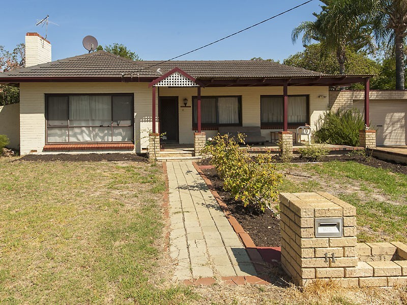 11 Hunt Street, Thornlie WA 6108