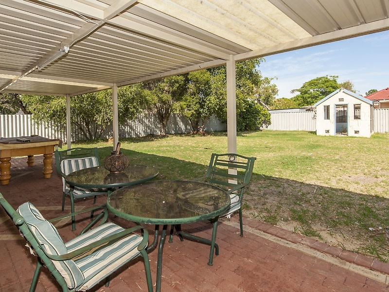 11 Hunt Street, Thornlie WA 6108