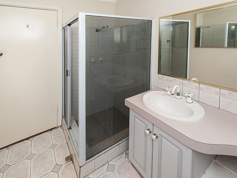 11 Hunt Street, Thornlie WA 6108