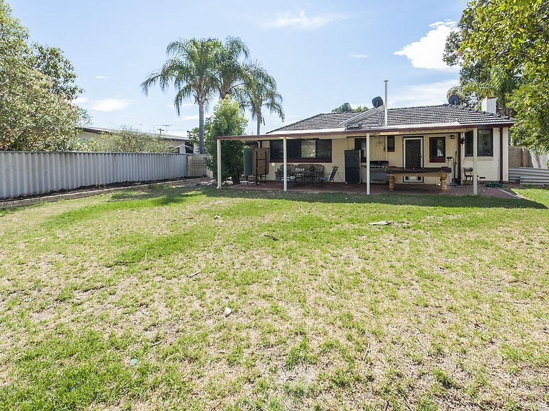 11 Hunt Street, Thornlie WA 6108