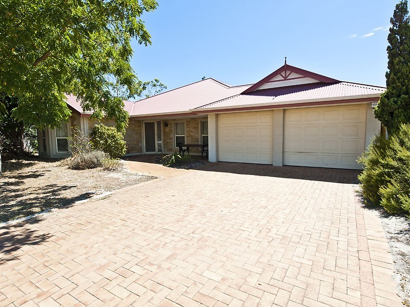 9 Rosewood Lane, Thornlie WA 6108