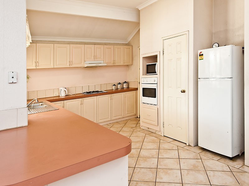 9 Rosewood Lane, Thornlie WA 6108