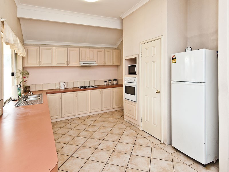 9 Rosewood Lane, Thornlie WA 6108