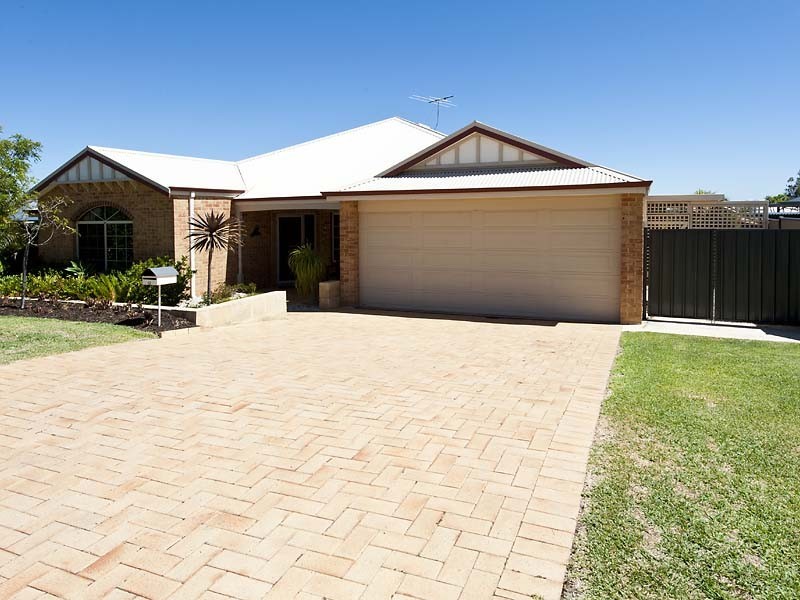 12 Gadd Avenue, Byford WA 6122