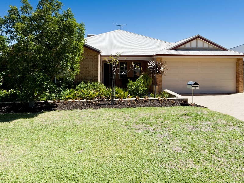 12 Gadd Avenue, Byford WA 6122