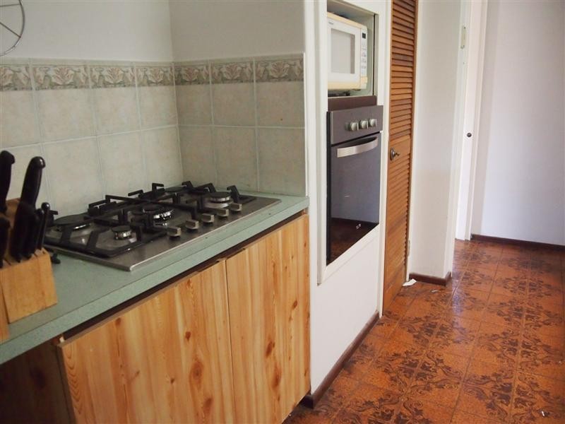 6 Sturt Close, Gosnells WA 6110