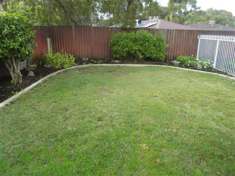 6 Sturt Close, Gosnells WA 6110