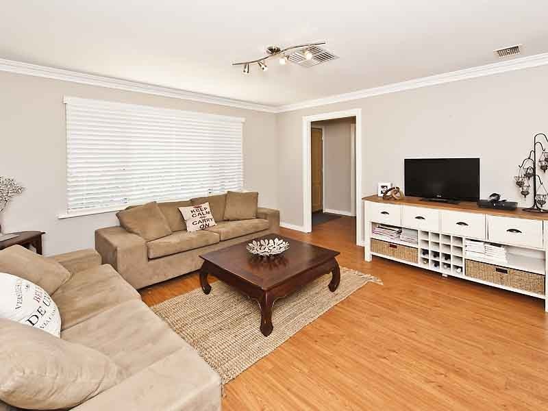 3 Bruns Drive, Darling Downs WA 6122