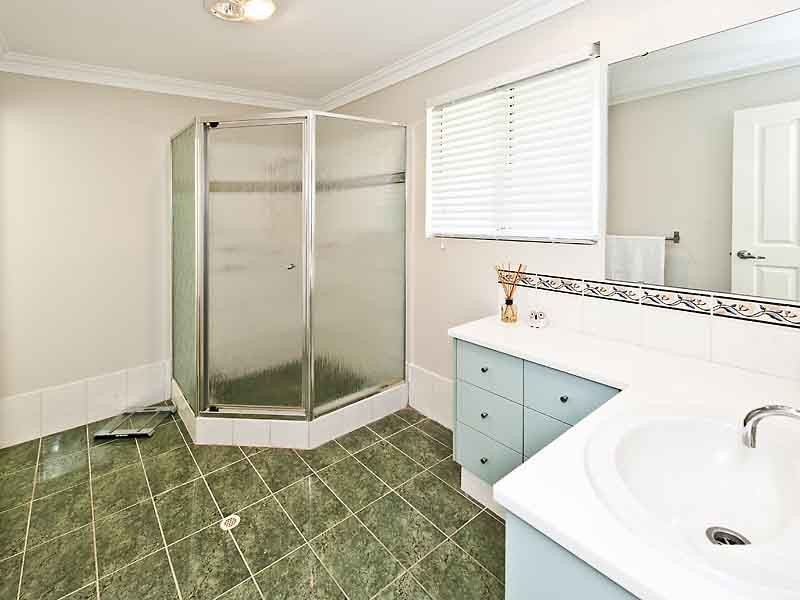 3 Bruns Drive, Darling Downs WA 6122