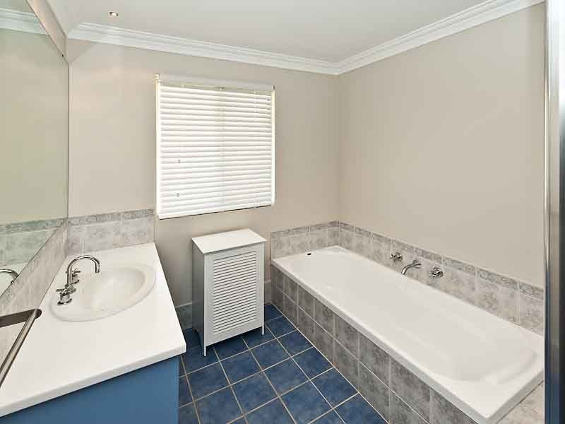 3 Bruns Drive, Darling Downs WA 6122