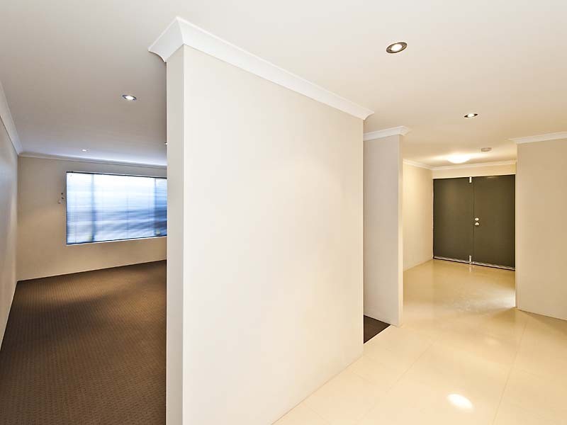 6 Riviera Turn, Piara Waters WA 6112