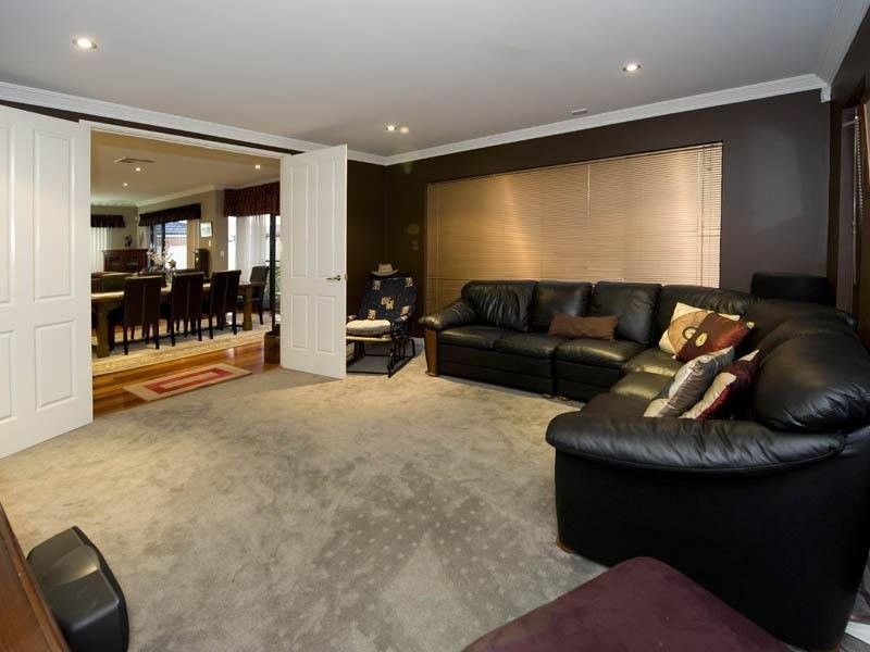 38 Lomandra Drive, Canning Vale WA 6155