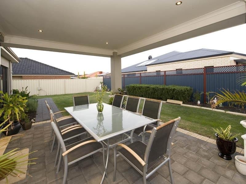 38 Lomandra Drive, Canning Vale WA 6155