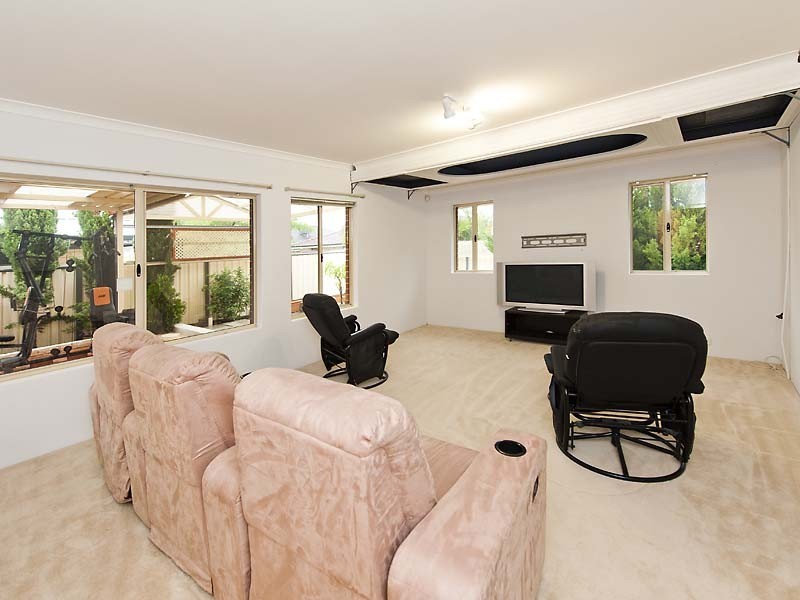 20 Clipper Parade, Canning Vale WA 6155