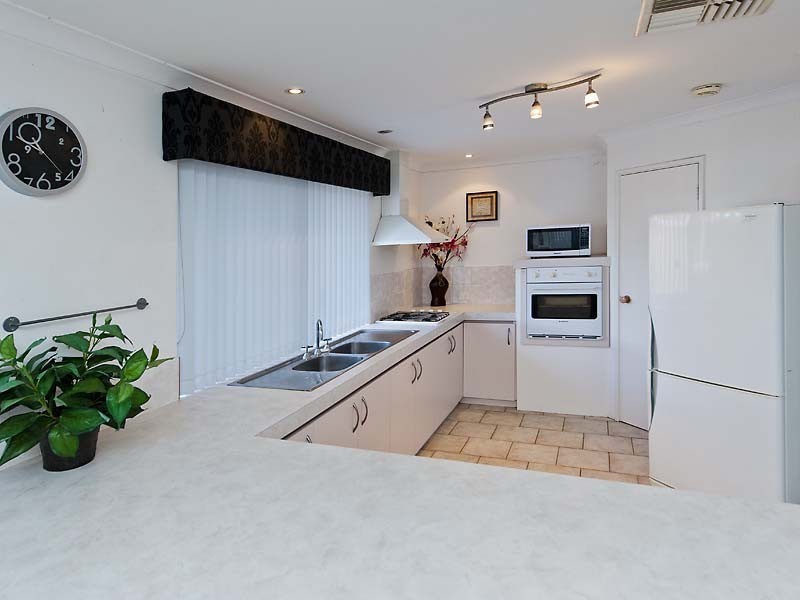 29 Lucinda Court, Huntingdale WA 6110