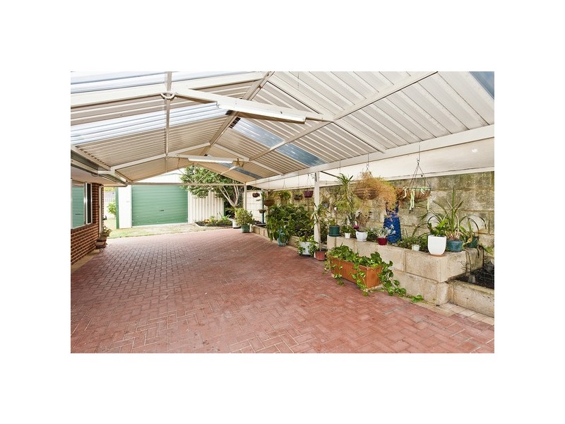 2 Coulthard Crescent, Canning Vale WA 6155