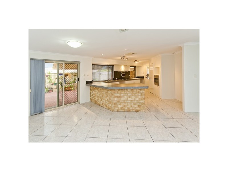 2 Coulthard Crescent, Canning Vale WA 6155