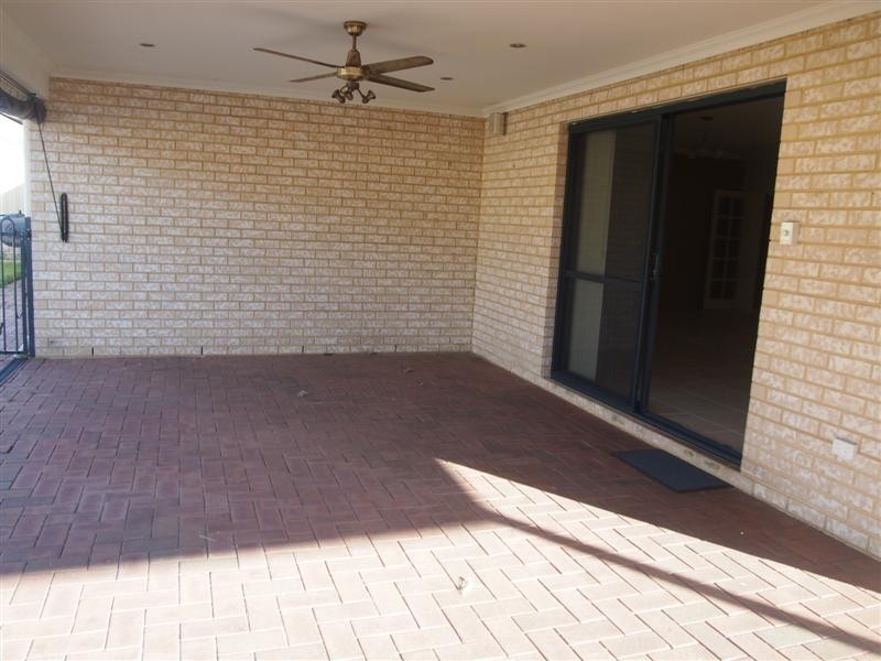 3 Hallstrom Way, Canning Vale WA 6155