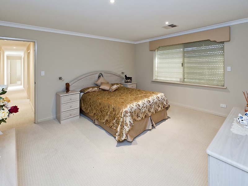 44 Pebble Bush Drive, Canning Vale WA 6155