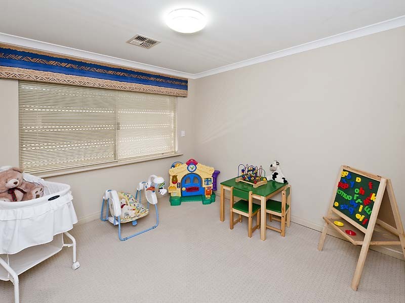 44 Pebble Bush Drive, Canning Vale WA 6155