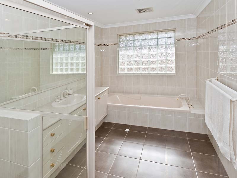 44 Pebble Bush Drive, Canning Vale WA 6155