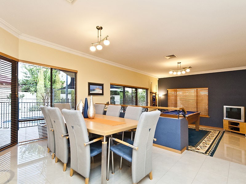 45 Sandringham Promenade, Canning Vale WA 6155