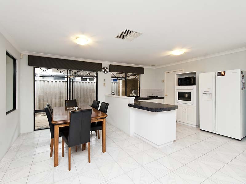 12 Conigrave Place, Canning Vale WA 6155