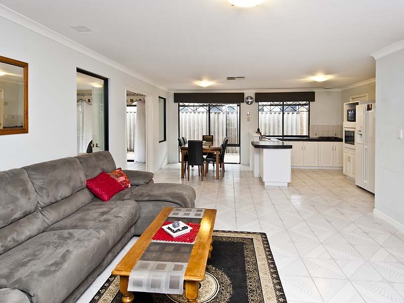 12 Conigrave Place, Canning Vale WA 6155
