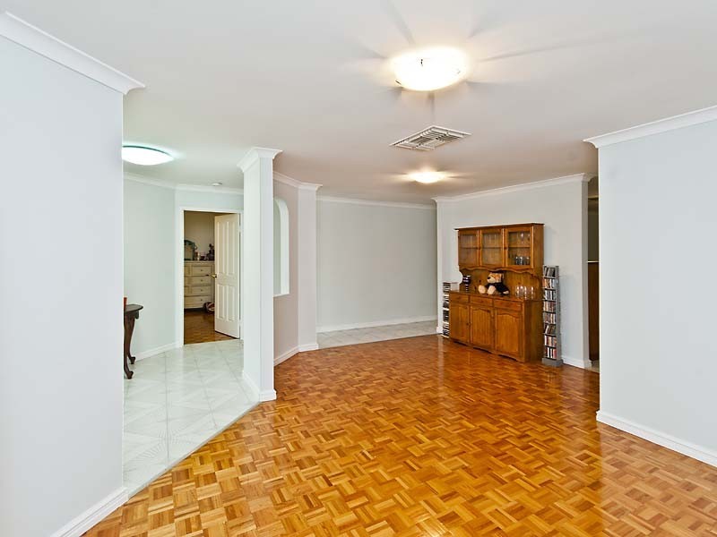 12 Conigrave Place, Canning Vale WA 6155