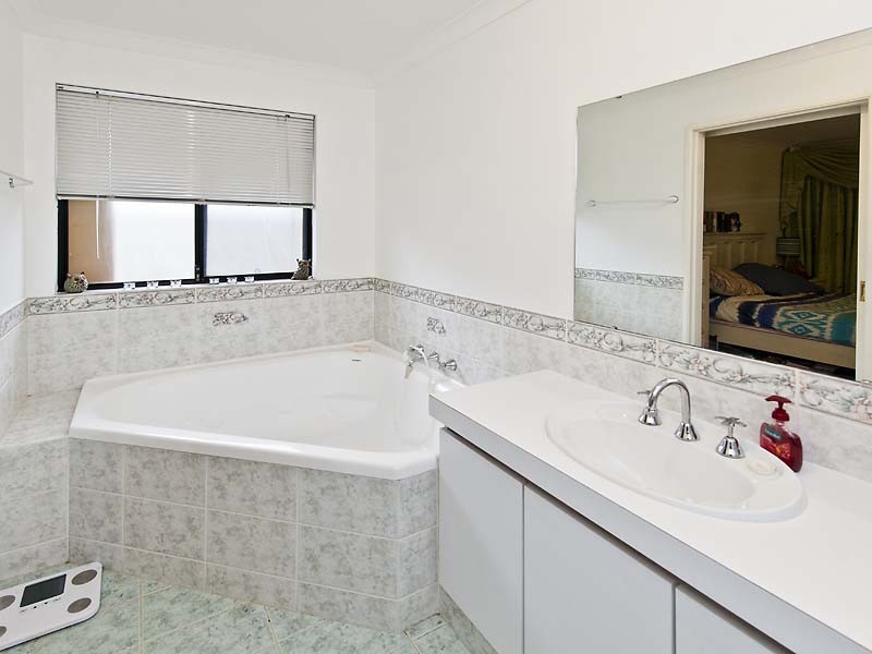 12 Conigrave Place, Canning Vale WA 6155