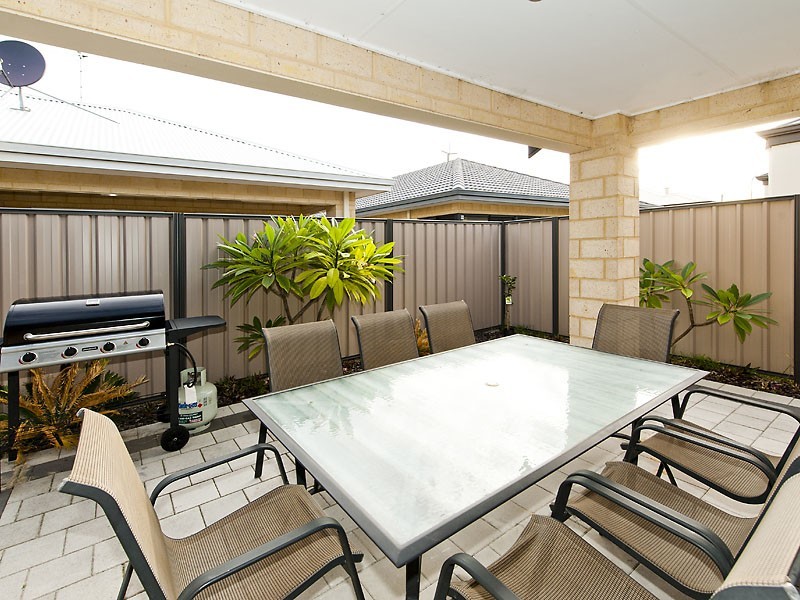 5 Macmillan Bvd, Canning Vale WA 6155