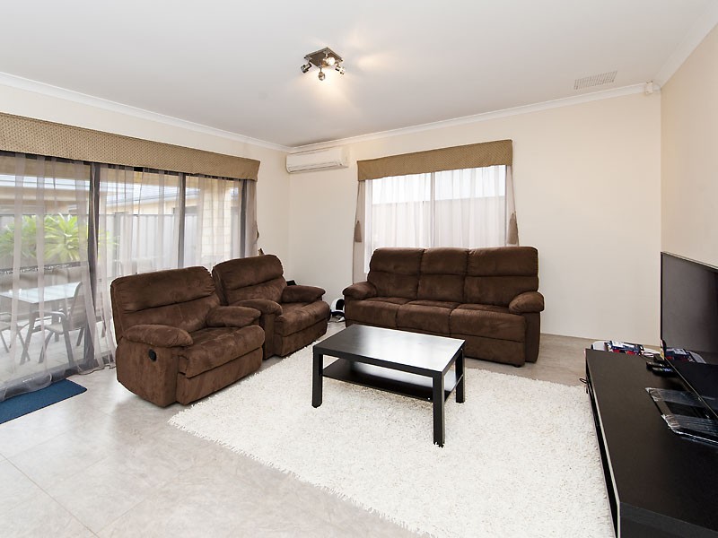 5 Macmillan Bvd, Canning Vale WA 6155