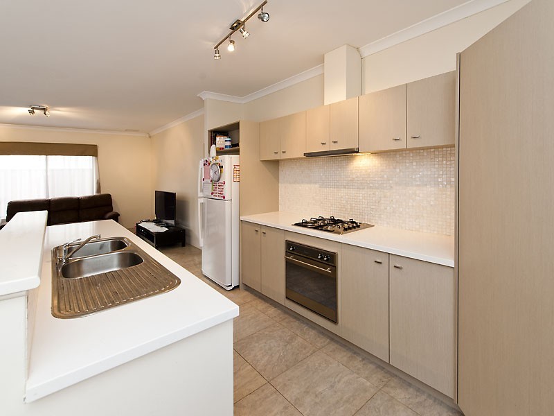 5 Macmillan Bvd, Canning Vale WA 6155