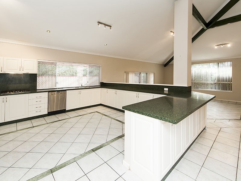 28 Goodwood Way, Canning Vale WA 6155